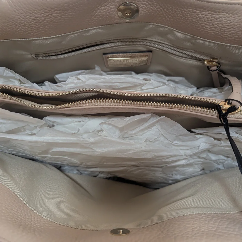 Valentino By Mario Valentino Rock Estelle Leather Tote Bag Pink - Picture 7 of 8